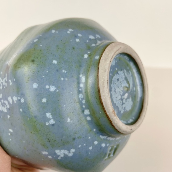 Organic Shape Freeform Pottery Cup Vase Artist Stamped H Blue Green Pedestal Bud - Picture 16 of 16
